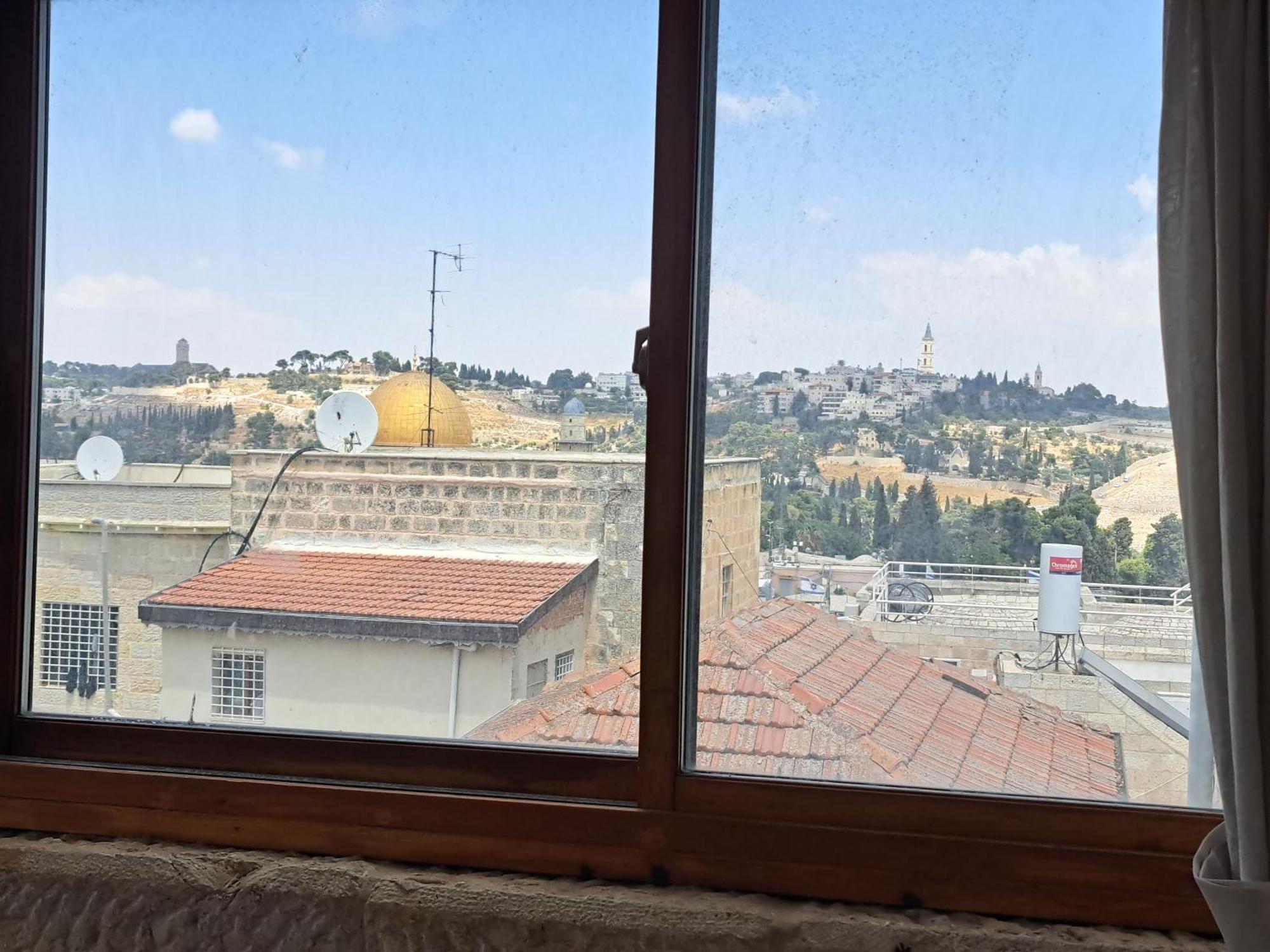 Into Jerusalem Heart Eksteriør billede