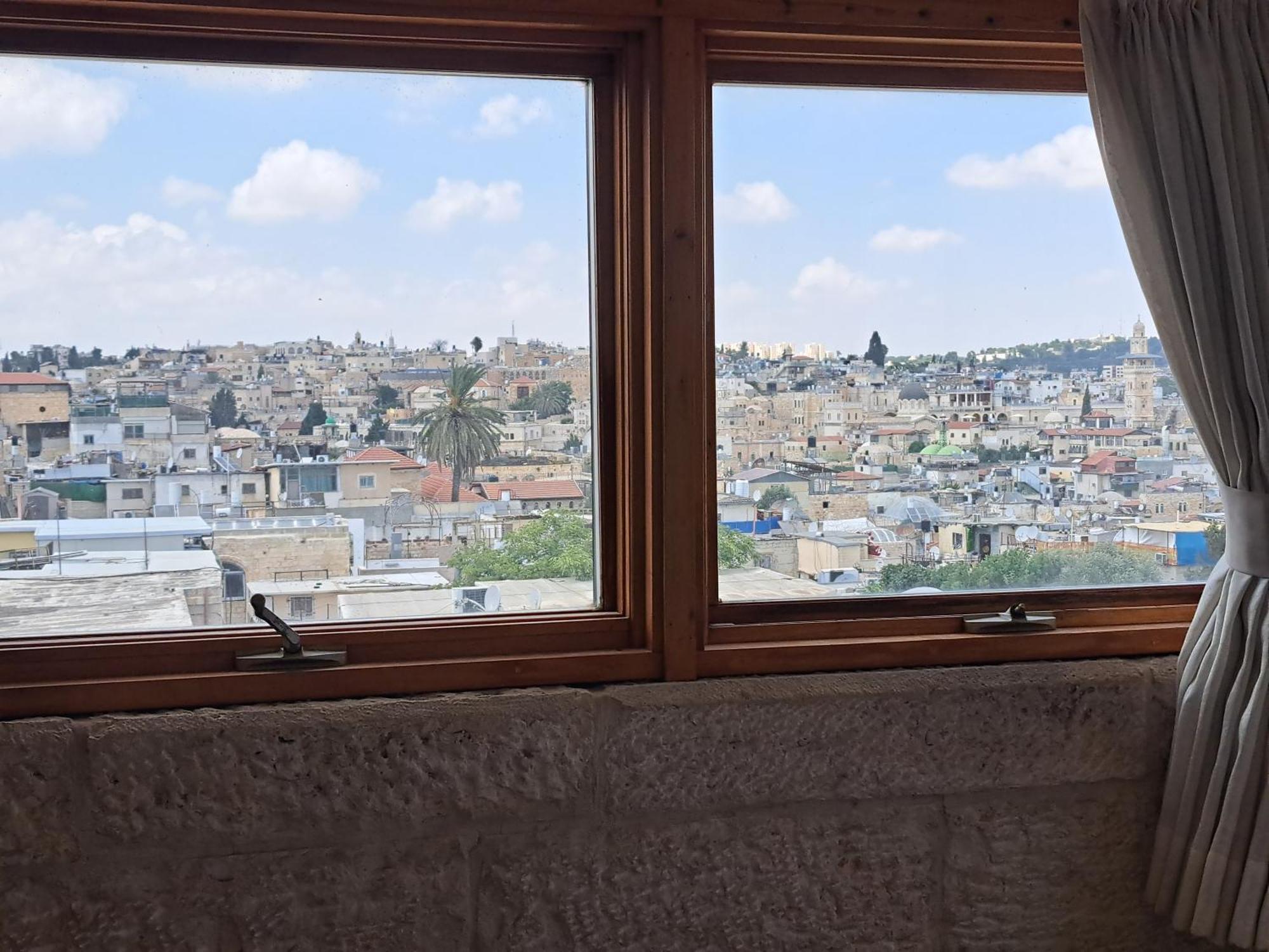 Into Jerusalem Heart Eksteriør billede