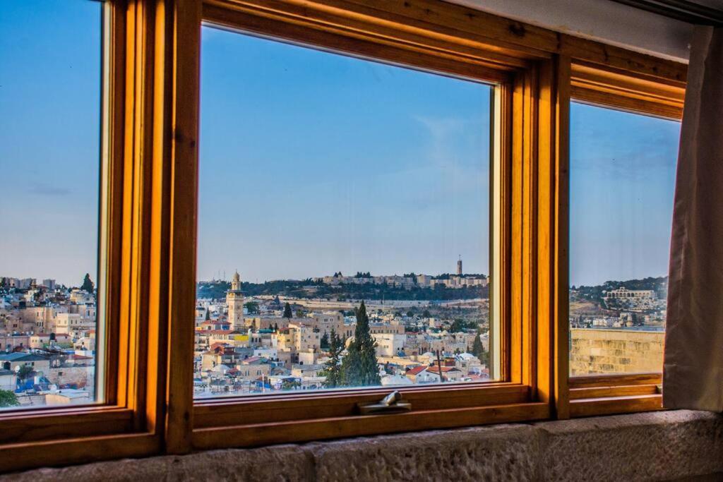 Into Jerusalem Heart Eksteriør billede